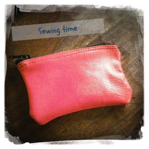 "Kit petite pochette Fluo rose" - Ma Petite Mercerie